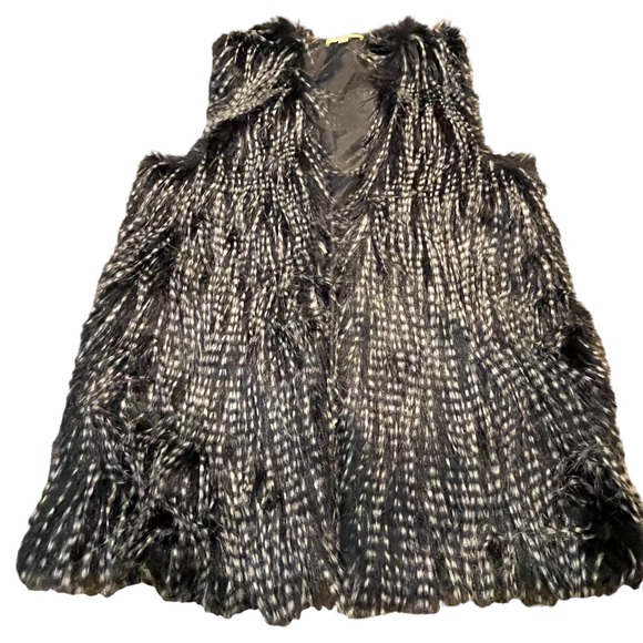 Gianni Bini faux fur black and‎ white vest size xs stunning vest! - Picture 1 of 14